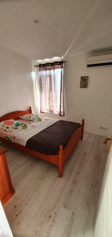Apartament Chemin De La Carquette Meynes Zewnętrze zdjęcie